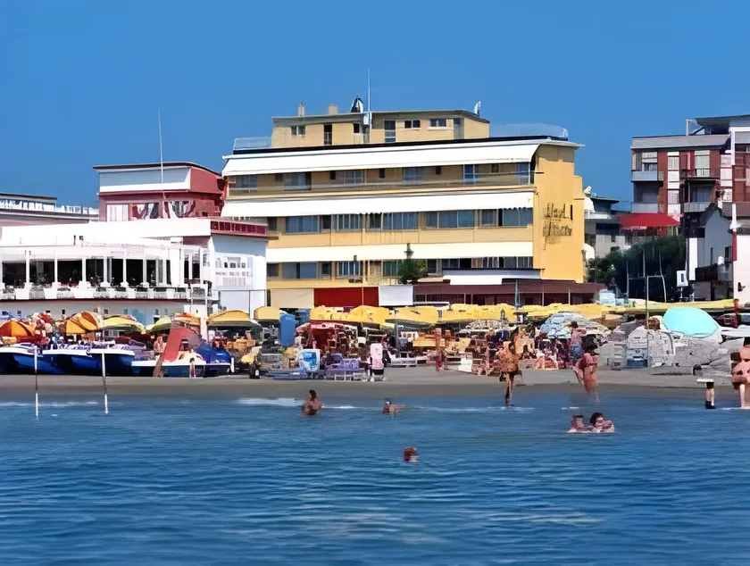 Hotel Austria - Image 1
