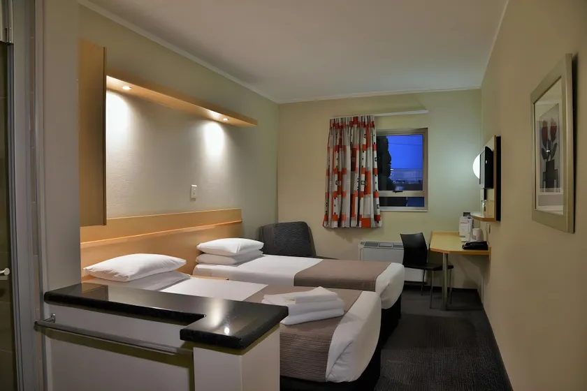 Road Lodge Carnival City - Image 1