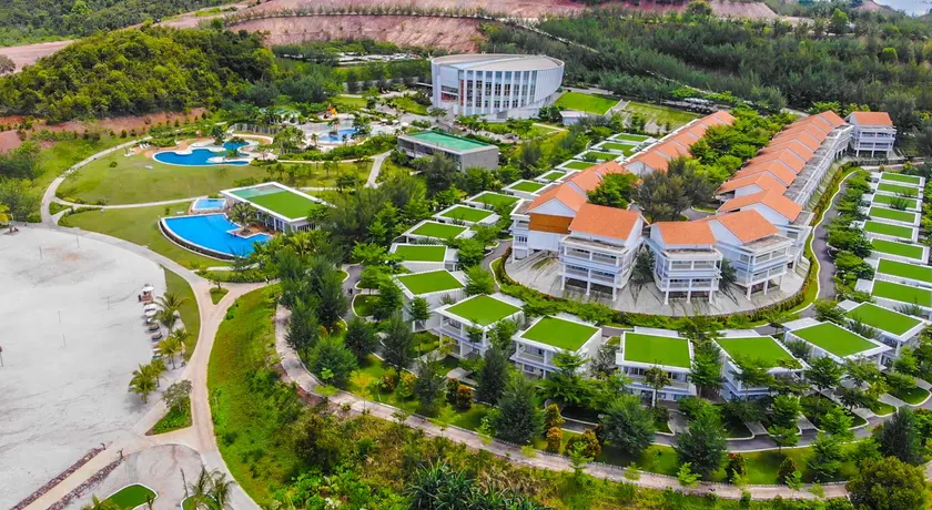 Harris Resort Barelang Batam - Image 1