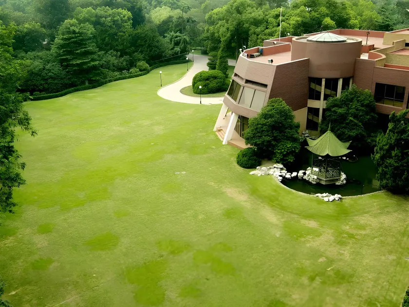 Jin Jiang Cypress Hotel - Image 1