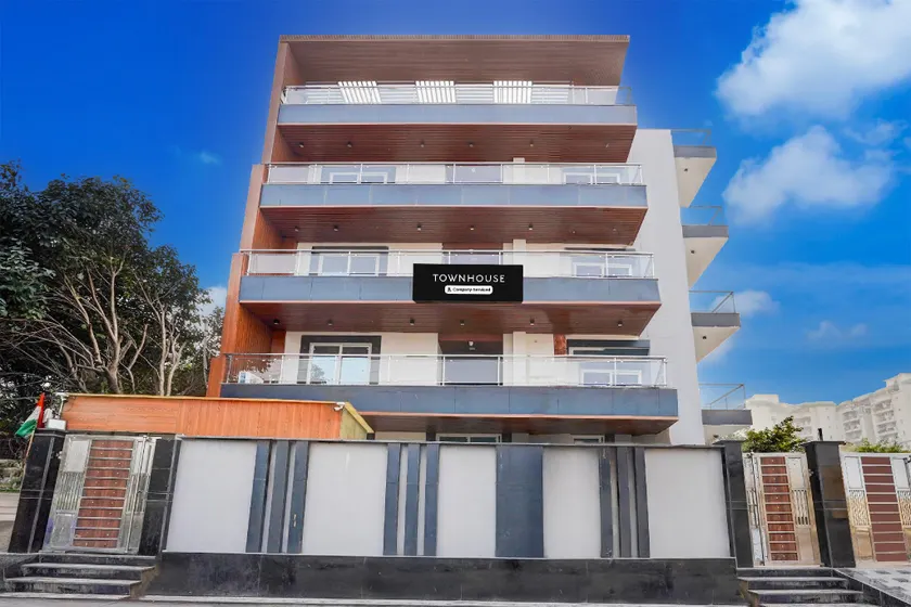Super Townhouse Sector 93 Noida Expressway - Image 1