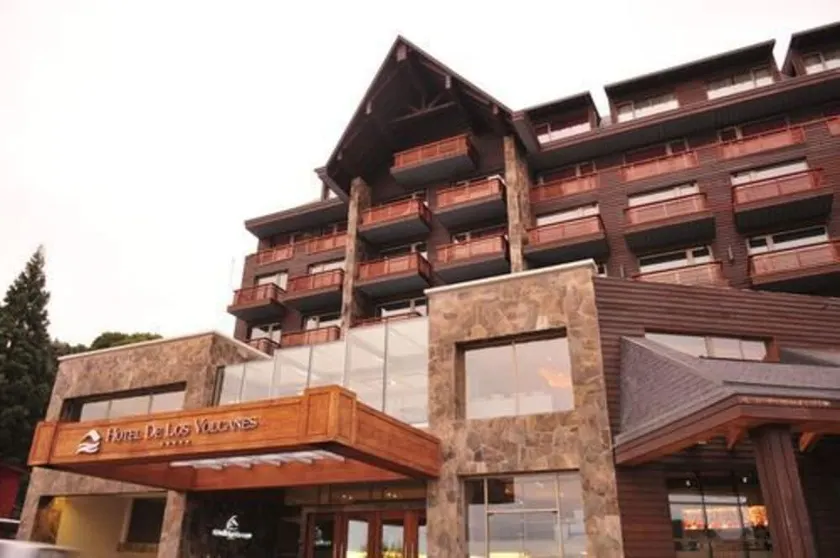 Hotel Dreams de Los Volcanes - Puerto Varas - Image 1