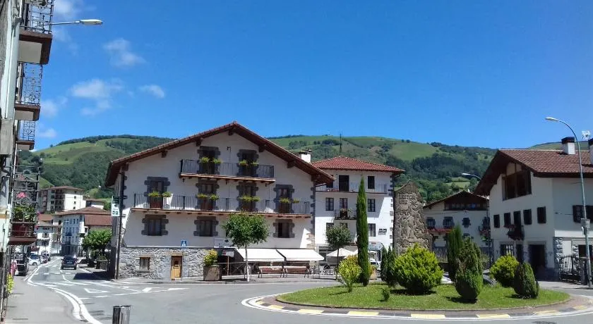 Hostal-Cicloturismo Lopenea - Image 1