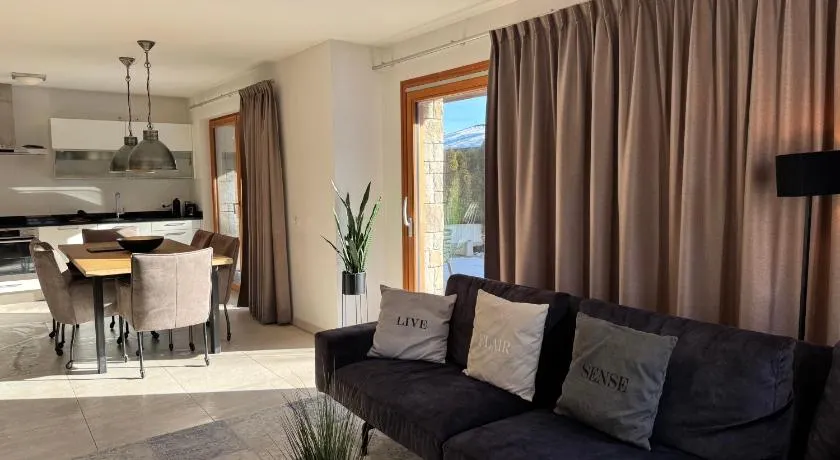 Mountain Lodge Leogang- Luxus Apartement, Terrasse, Garten, Kamin - Image 1