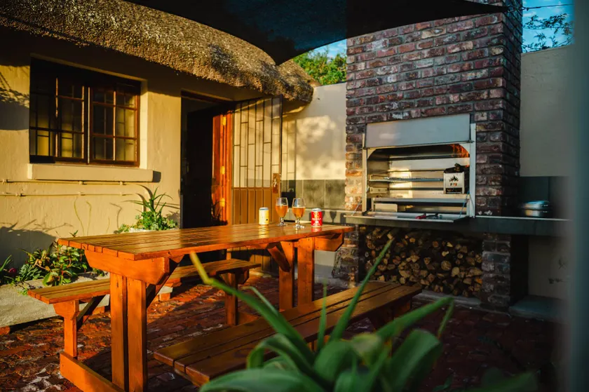 Hitgeheim Garden Cottages - Image 1