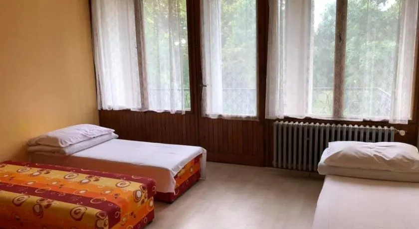 Družstevní dům Choustník - Image 1