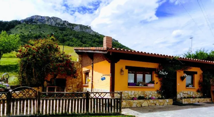 Casa las Niñas - Image 1