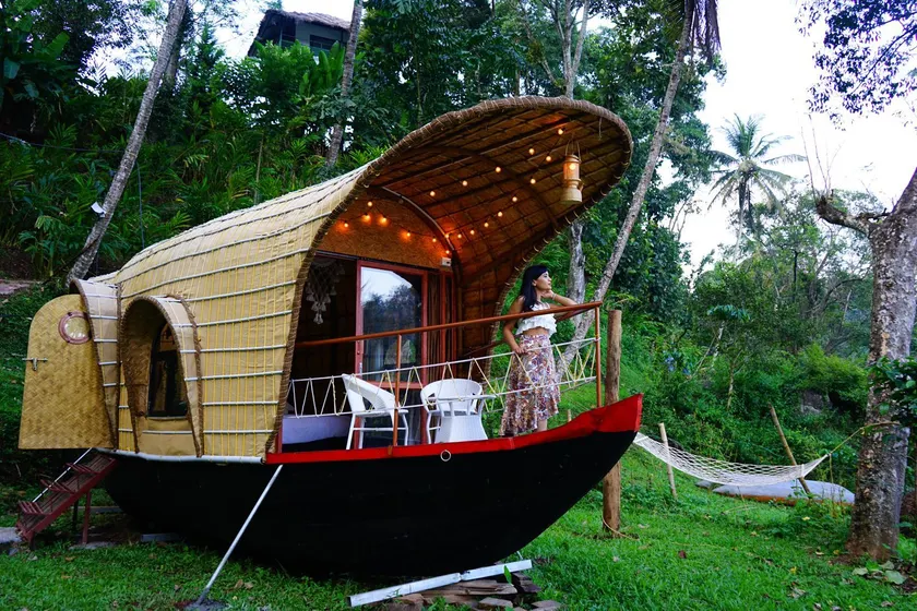 Noah's Ark- Riverfront Boat House Cottage - Image 1