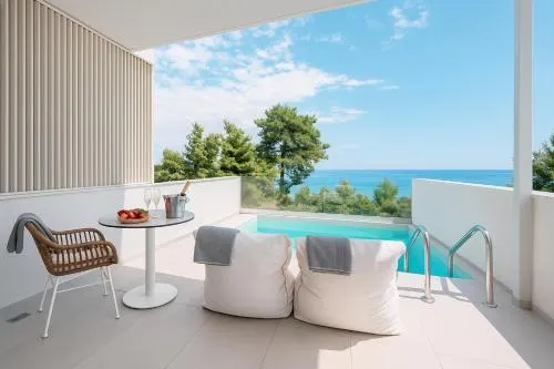 Gloria Luxury Suites - Image 1