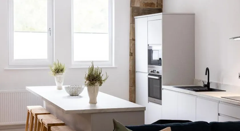 The Wagon Shed Stylish Conversion with Garden and Parking - Image 1