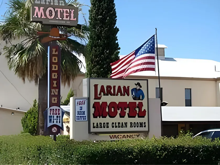 Larian Motel - Image 1