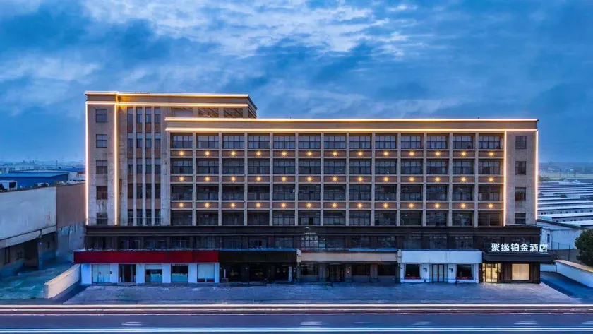 Juyuan PLatinum Hotel - Image 1