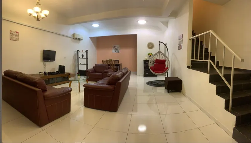 HOMESTAY TIARA VILLA - Image 1