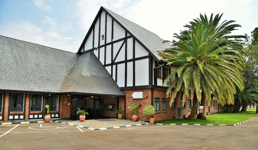 Cresta Churchill Hotel - Image 1