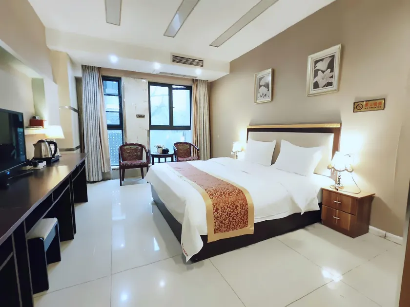 Shidai Weigang Business Hotel - Image 1