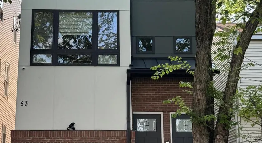 Cozy 3BR Retreat with Rooftop Near EWR & NYC Access - Image 1