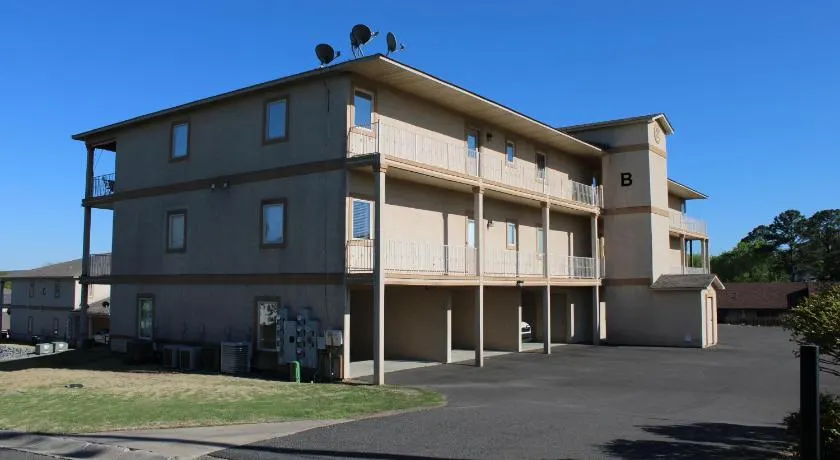 Central Retreat Condo - Image 1