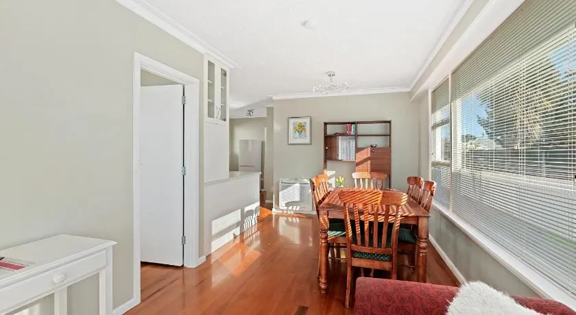 Coastal City Retreat - New Brighton Accommodation - Image 1
