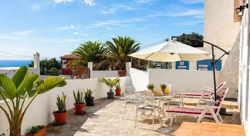 Casa Rural Encantadora Con Terraza Privada - Image 1