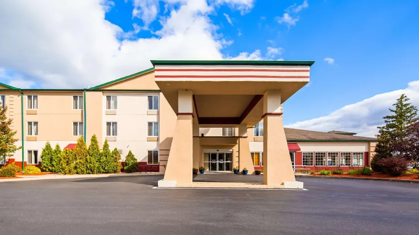 Comfort Inn & Suites Harrisburg-Hershey North - Image 1