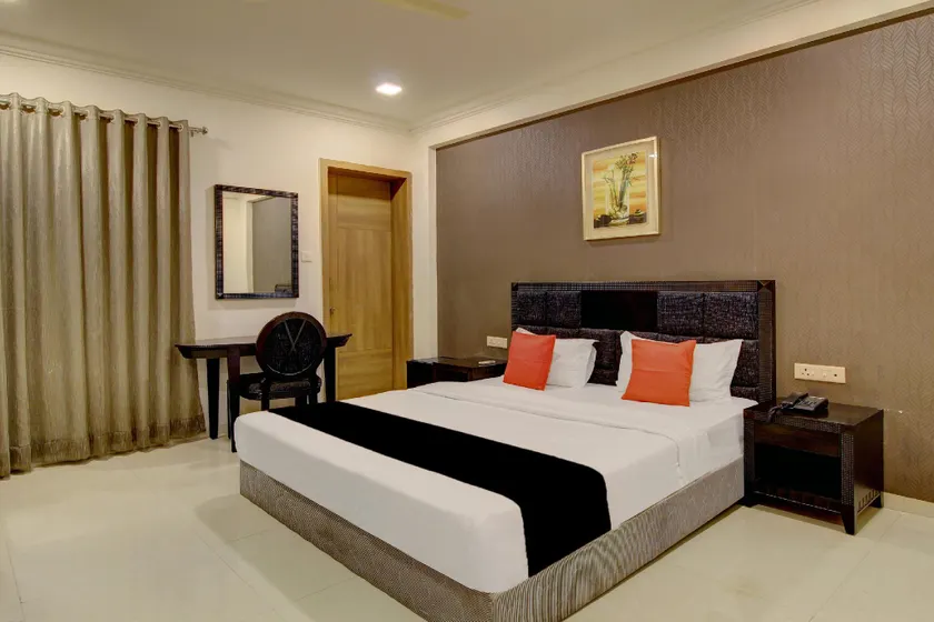 Capital O 40790 Hotel Triveni - Image 1