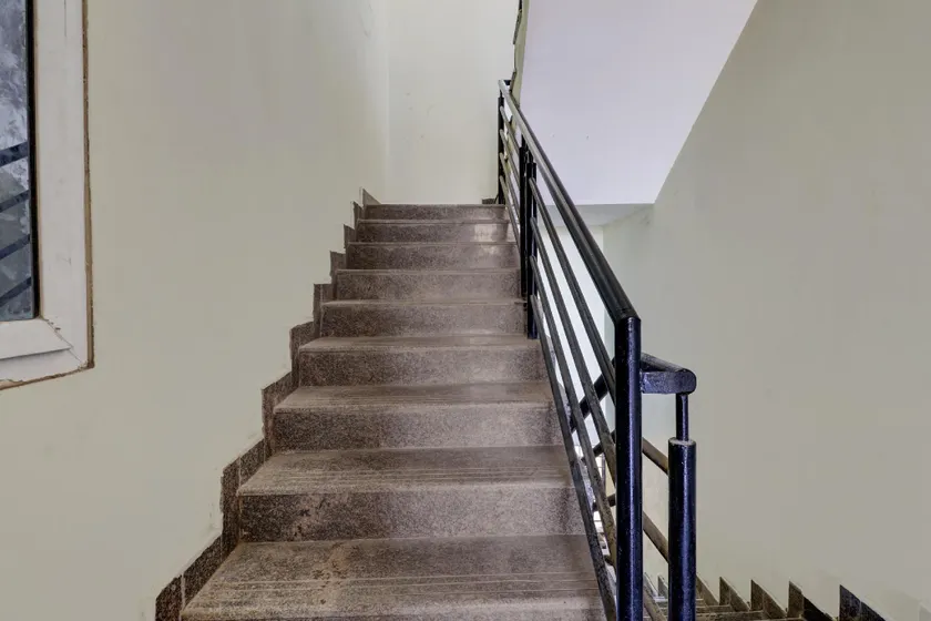 Hotel O S.L.V Boarding & Lodging - Image 1