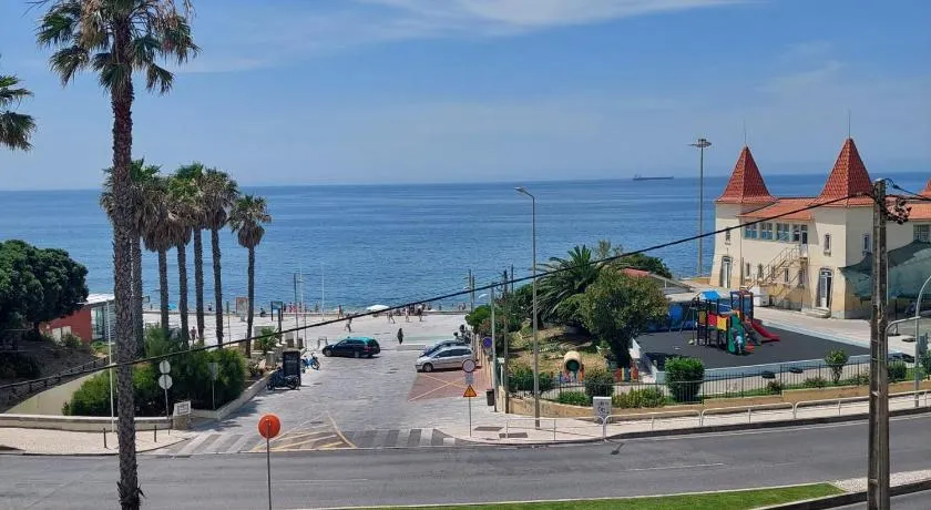 Rent4Rest Estoril Beachfront Apartments - Image 1