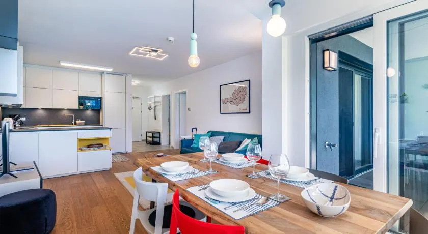 Apartment Top 5 Alpe maritima Seeblick-Bergkulisse by Interhome - Image 1