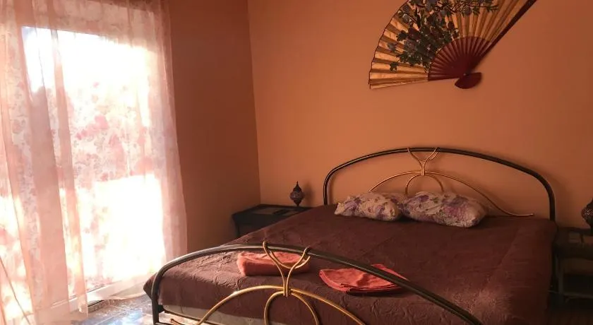 Guest House Eco home - Image 1