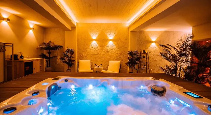 Romantische suite met jacuzzi & sauna - dichtbij stadscentrum - Image 1