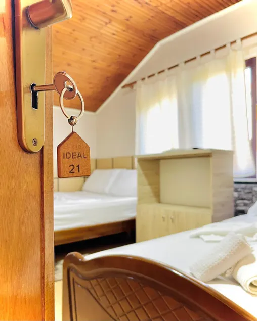 Hotel Ideal - Image 1
