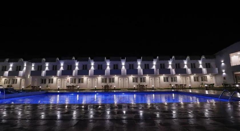 Hotel Royal Plaza - Image 1