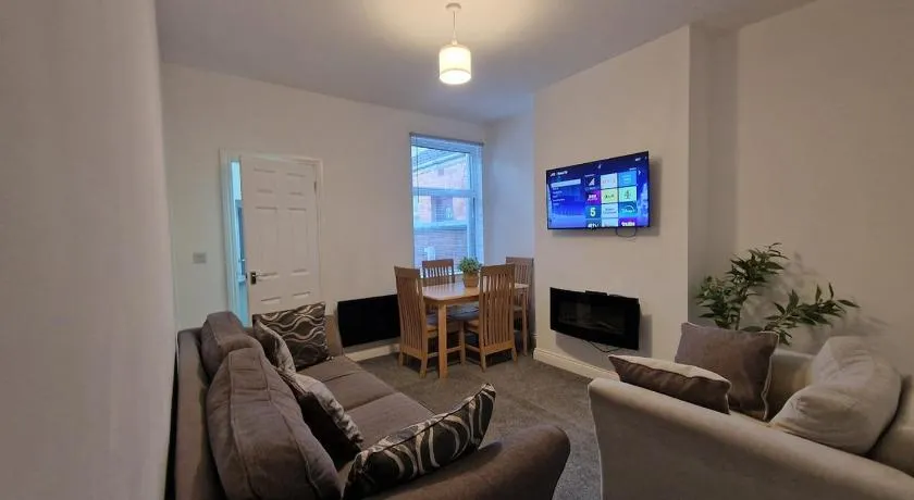 Nice Living Serviced Accommodations 14 - Image 1