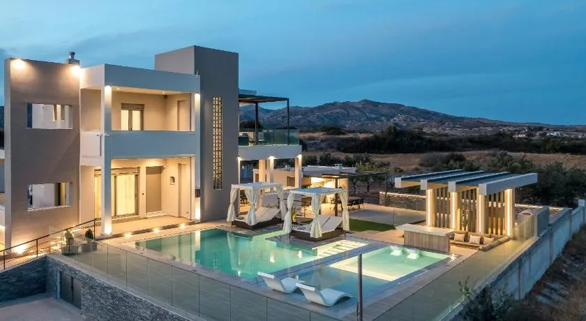 Grand Aqua Luxury Villa by Mintzi - Image 1