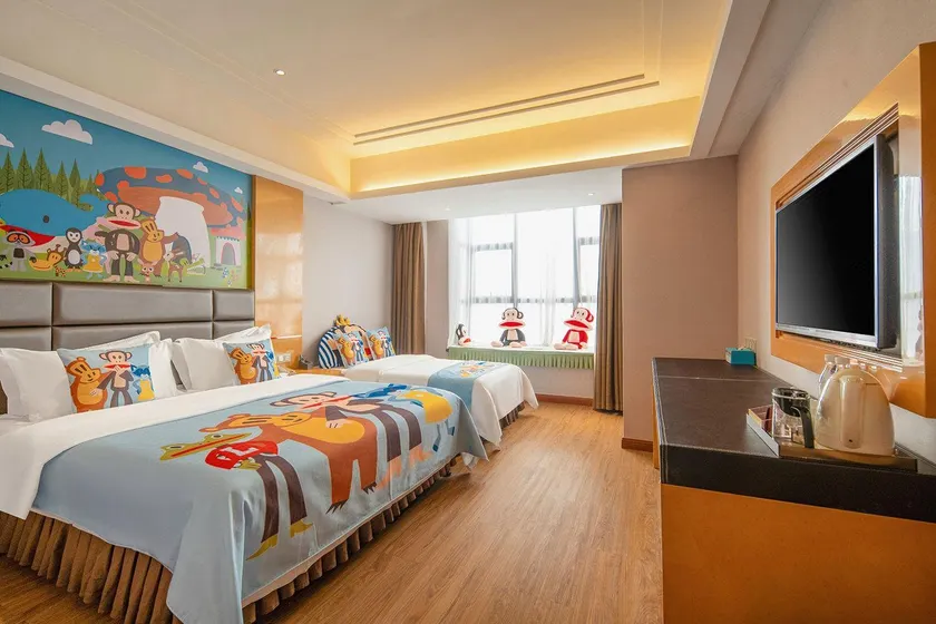 Anhua Grand Hotel - Image 1