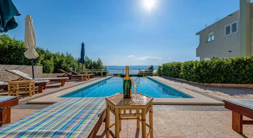 Luxury Apartments Tafra - Image 1