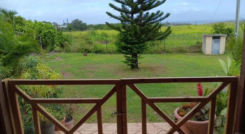 Acacia Retreat - Image 1