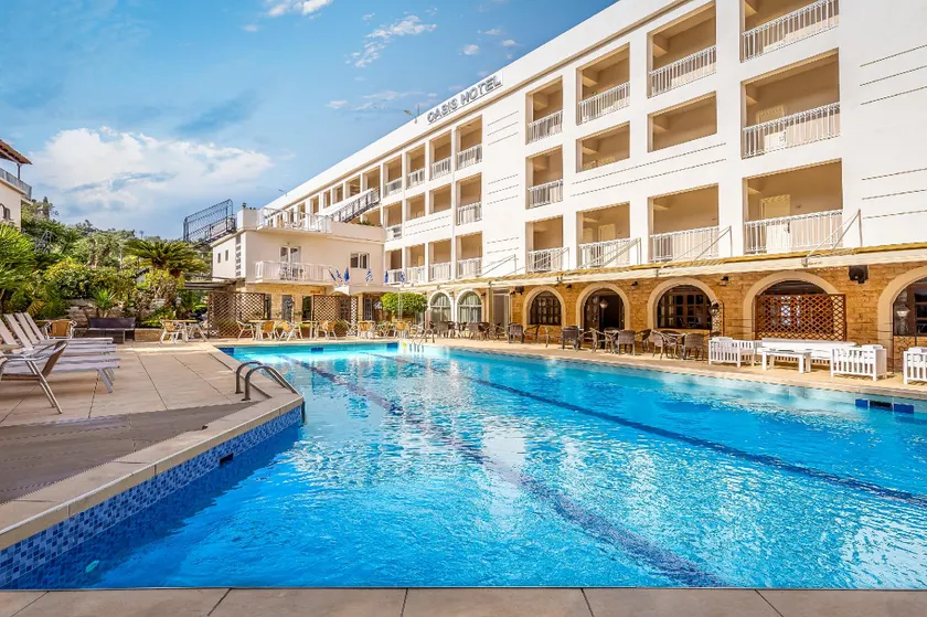 Oasis Hotel - Image 1