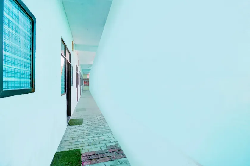 OYO 808320 Hotel Rockland - Image 1