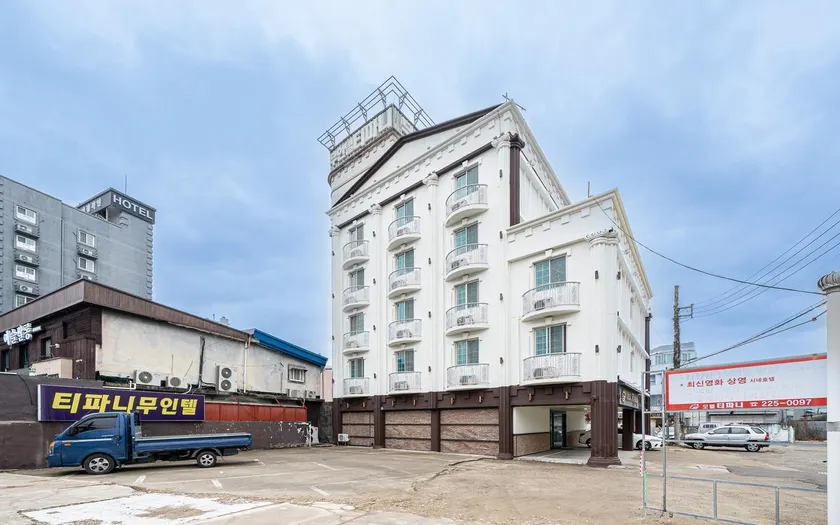 Gwangju Chungjangro Tiffany Motel - Image 1