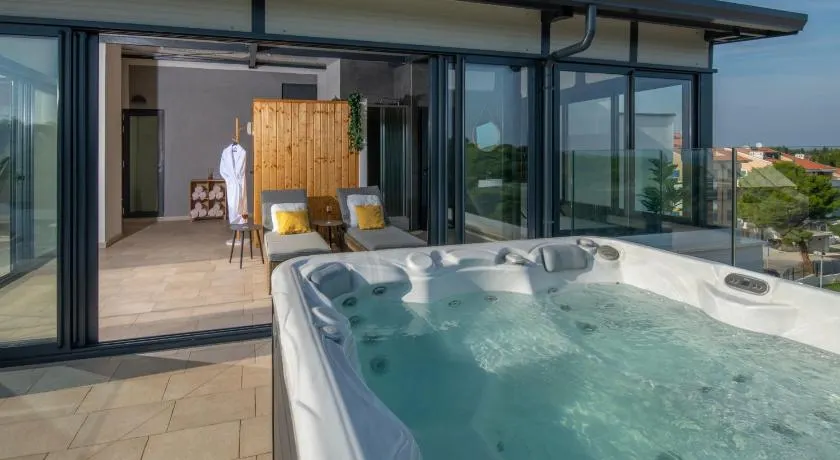 Aparthotel Punta Blu - POOL & SPA - Image 1