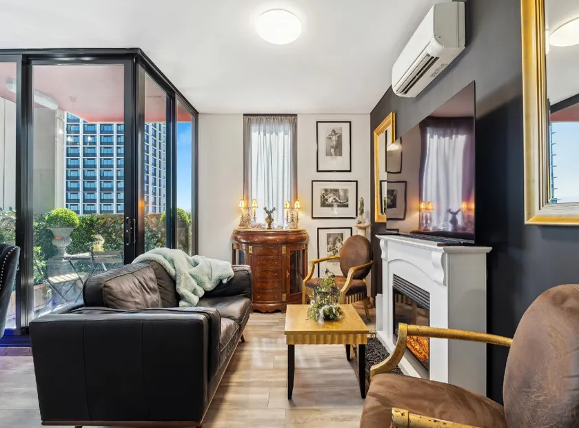 Winter CBD retreat,Fireplace,Free secure parking, Balcony, NETFLIX, FREE WIFI, Walk to Rundle St, UniAdelaide, Casino, Pubs, Cafes - Image 1