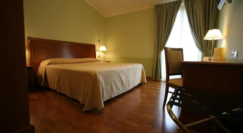 HOTEL L' ANFORA - Image 1