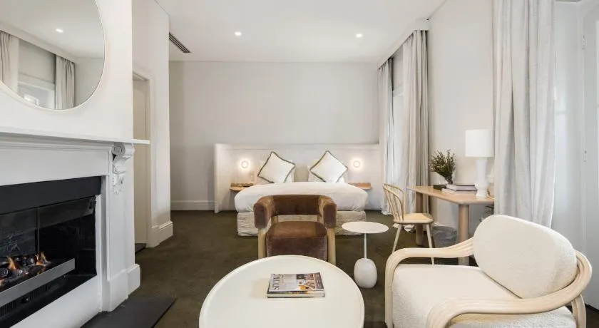 The Stirling Hotel - Image 1
