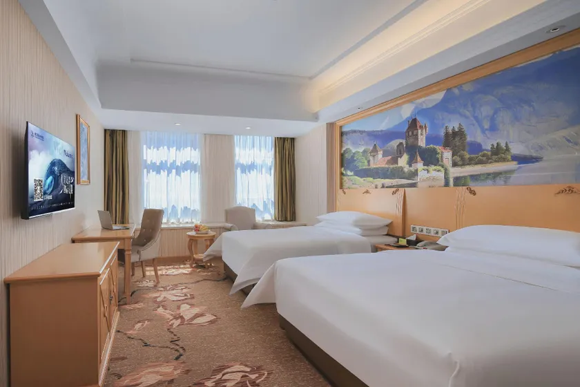 Vienna Hotel (Qingdao Golden Beach) - Image 1