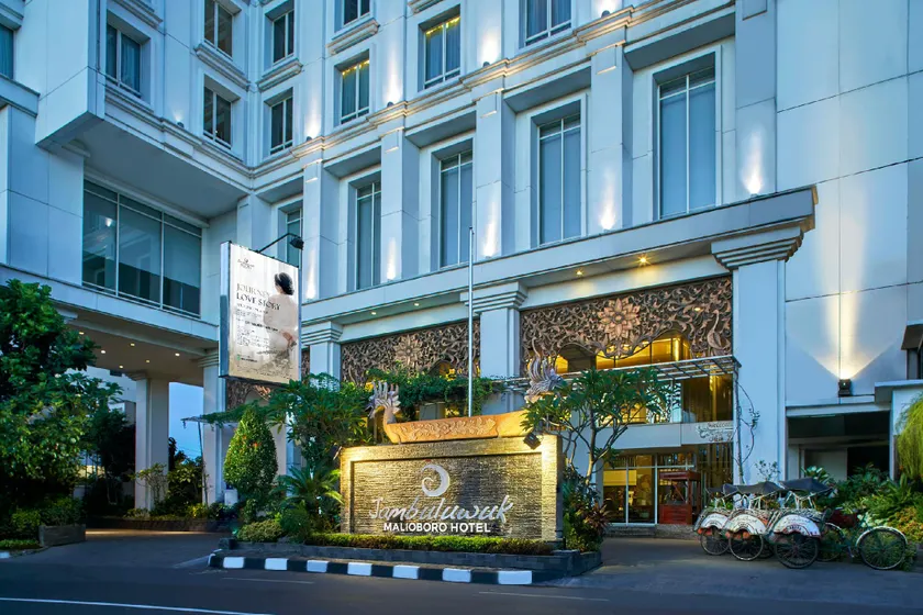 Jambuluwuk Malioboro Hotel Yogyakarta - Image 1
