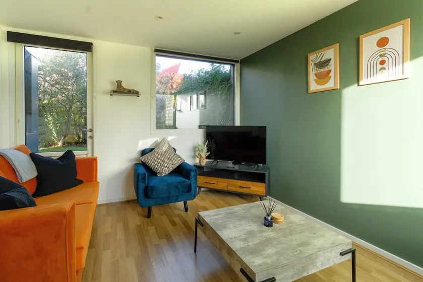Murphy Rd - Image 1