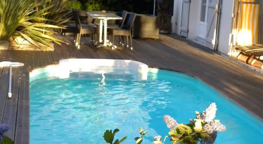 Villa Mogador Piscine et Balnéo - Image 1