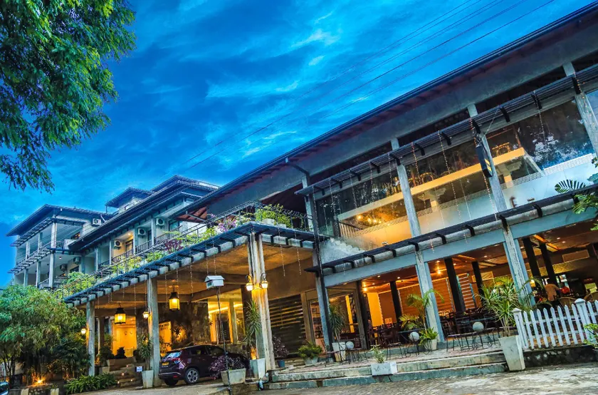 Oak Ray Ella Gap Hotel - Image 1