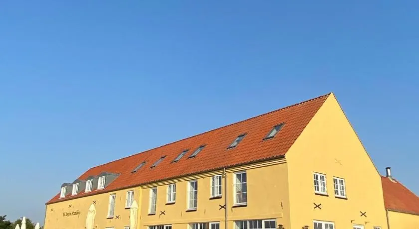 Gammel Løgten Strandkro - Image 1